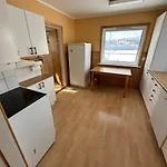 Semesterbostad Strandvoll Haven *
