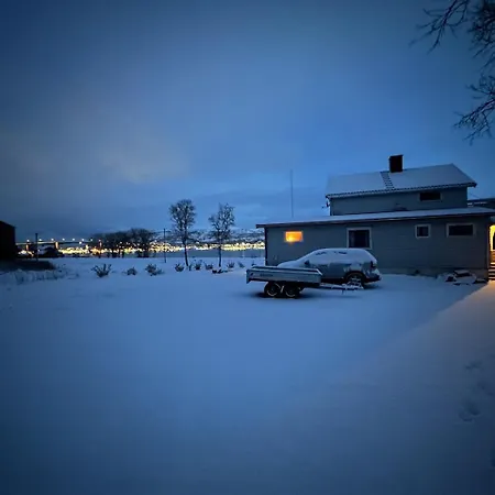 Semesterbostad Strandvoll Haven